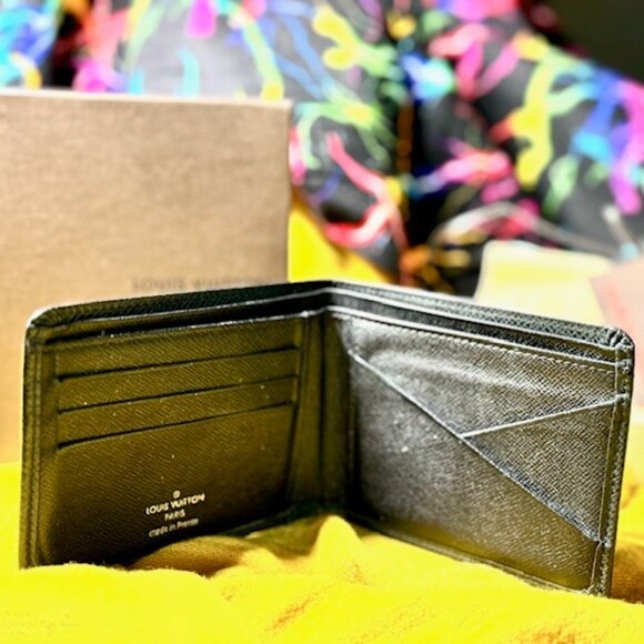 Louis Vuitton Men's Wallet - Picture 7 of 7